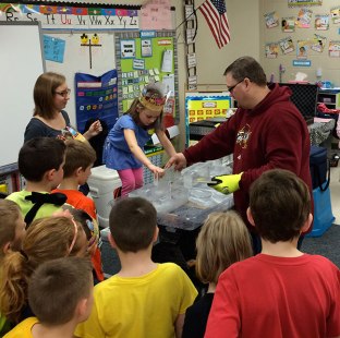 Ice-Castle-School-Demonstration