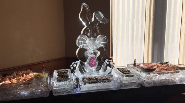 Easter-Ice-Sculpture-Food-Display-Bunny-with-Egg